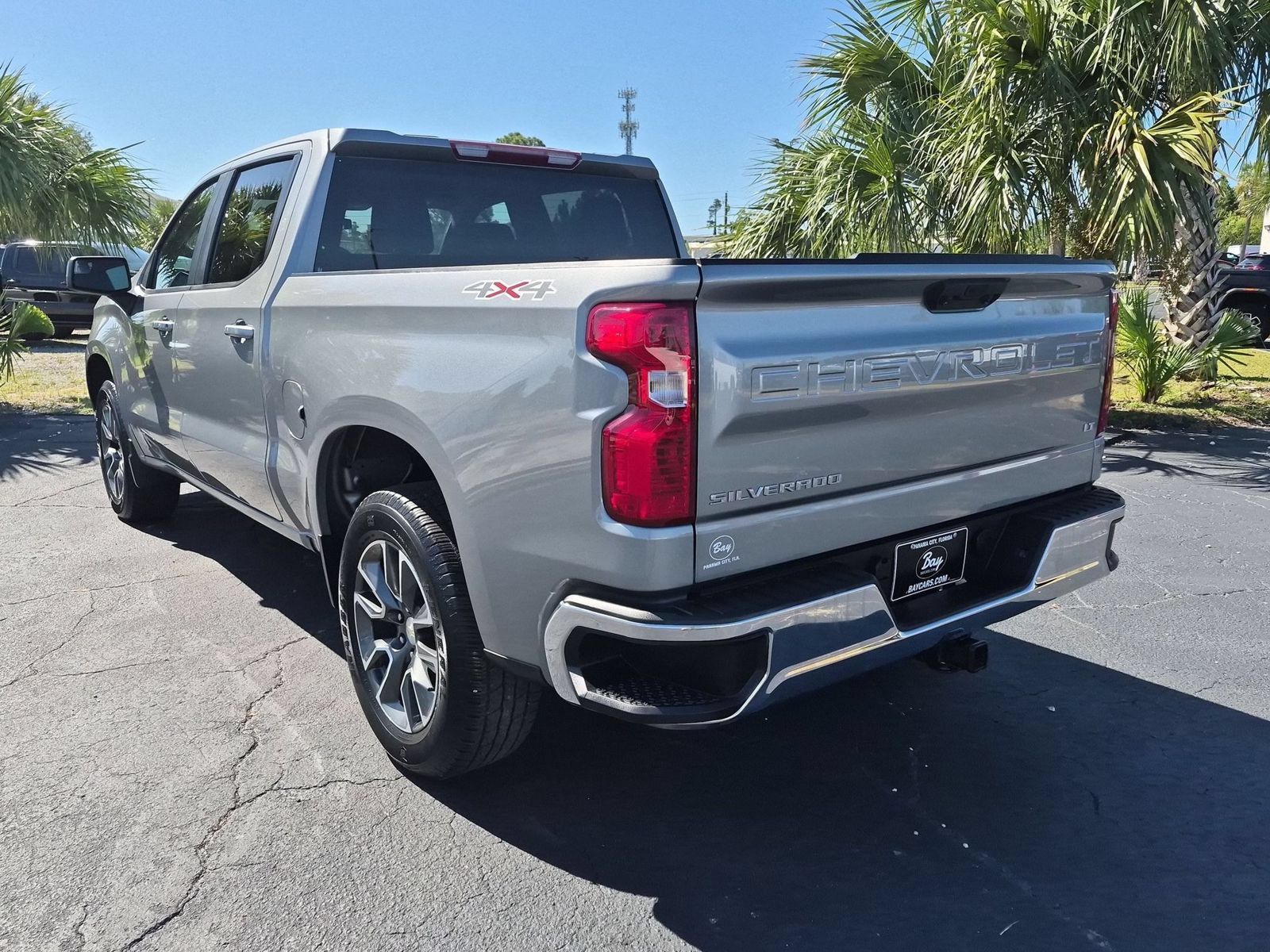 Used 2023 Chevrolet Silverado 1500 LT AWD/4WD image 8