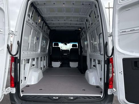 New 2025 Mercedes-Benz Sprinter 2500 image 5
