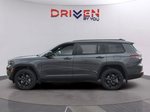 New 2025 Jeep Grand Cherokee L Altitude RWD image 2