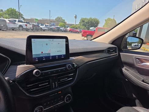 Used 2020 Ford Escape Titanium AWD/4WD image 10