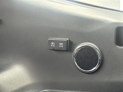 Used 2022 Subaru Ascent Limited w/ Technology Package image 26