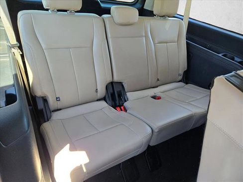 Used 2024 Ford Expedition Max XLT image 17