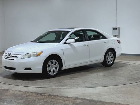 Used 2009 Toyota Camry LE FWD image 4