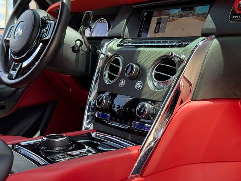 Used 2019 Rolls-Royce Cullinan AWD/4WD image 37