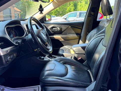 Used 2018 Jeep Cherokee Limited w/ High Altitude Package image 7