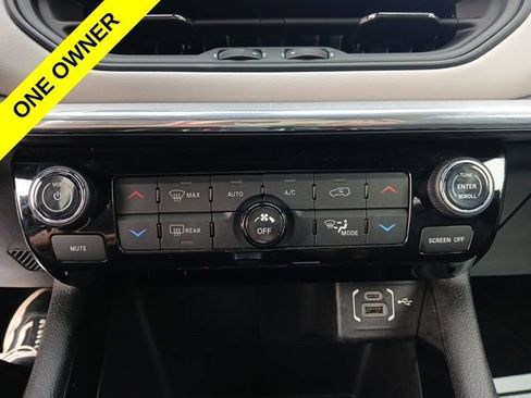 Certified 2024 Jeep Compass Limited w/ Sun and Sound Group AWD/4WD image 23