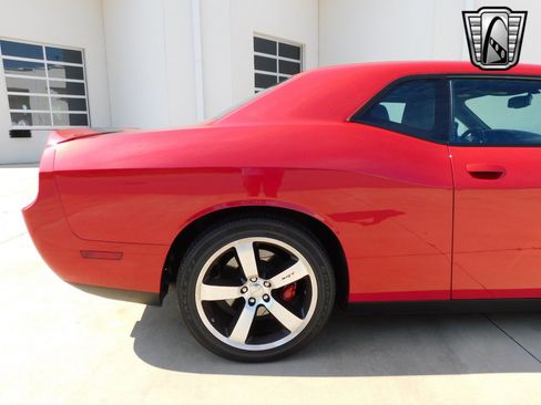 Used 2011 Dodge Challenger SRT8 image 11