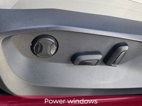 Used 2023 Volkswagen Tiguan SE R-Line image 14