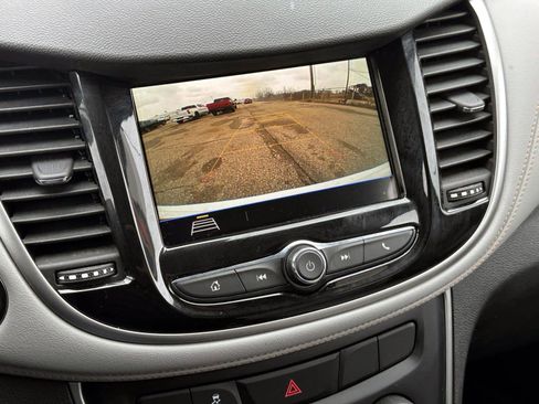 Used 2018 Chevrolet Trax LT w/ LT Convenience Package image 23