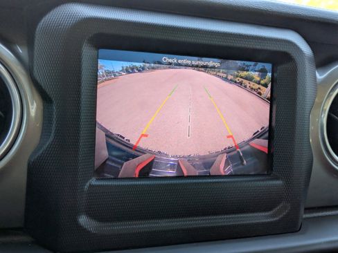 Used 2018 Jeep Wrangler Unlimited Sahara w/ Safety Group image 25