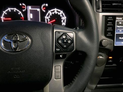 Used 2022 Toyota 4Runner SR5 Premium image 24