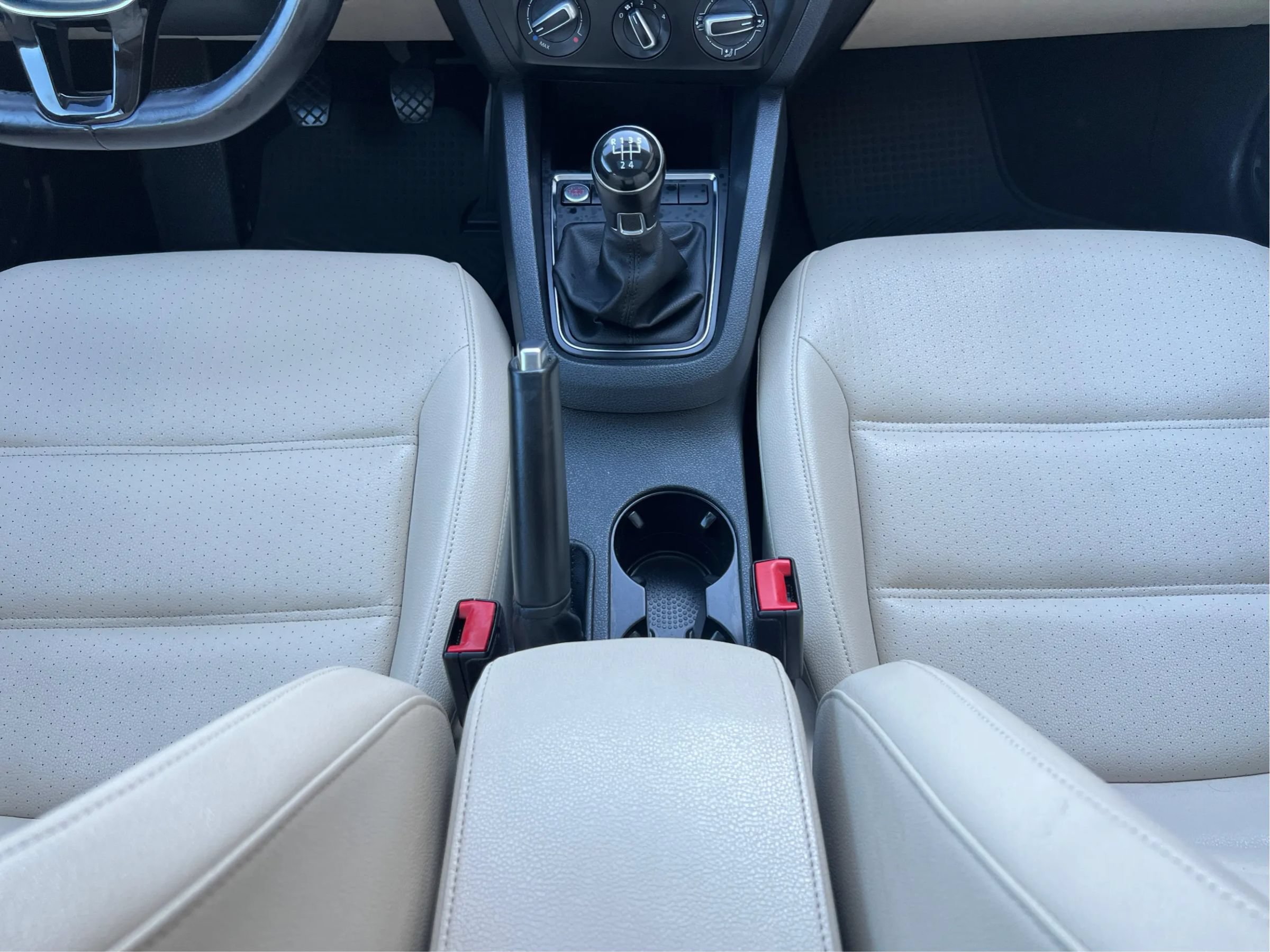 Used 2017 Volkswagen Jetta SE FWD image 34