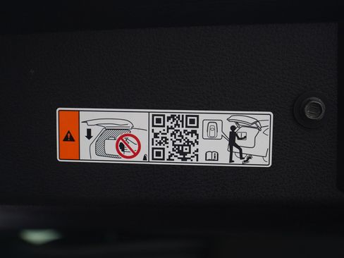 Used 2025 Toyota Sienna Platinum image 12