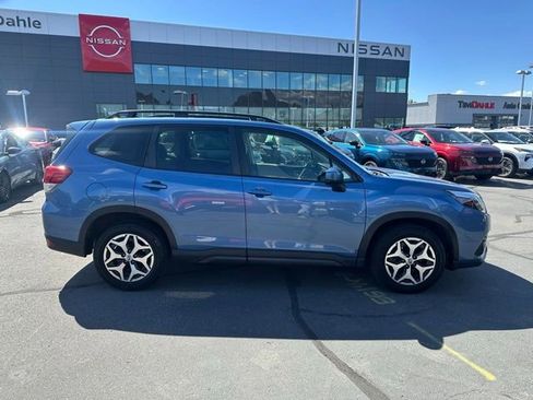 Used 2022 Subaru Forester Premium AWD/4WD image 13