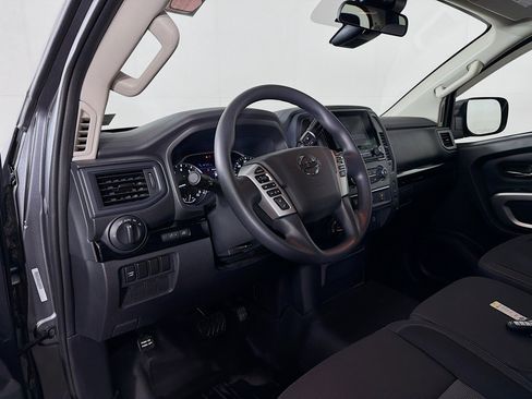 Used 2022 Nissan Titan SV w/ Accessory Utility Package image 10