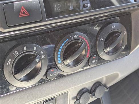 Used 2012 Toyota Tacoma PreRunner w/ SR5 Pkg RWD image 13