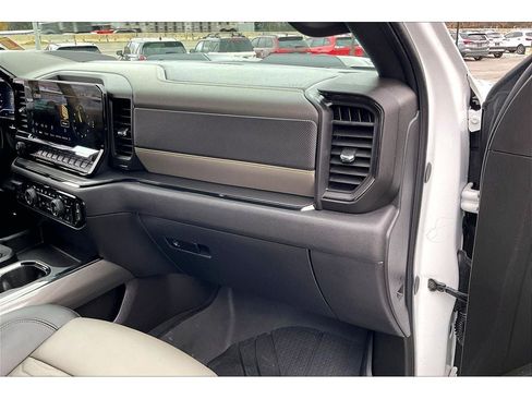 Used 2025 Chevrolet Silverado 1500 ZR2 w/ Technology Package image 18