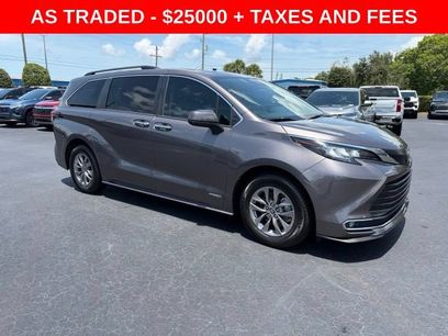Used 2021 Toyota Sienna XLE