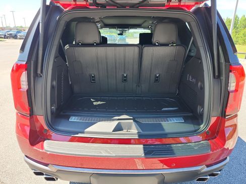 New 2025 GMC Yukon AT4 Ultimate w/ LPO, Floor Liner Package image 8