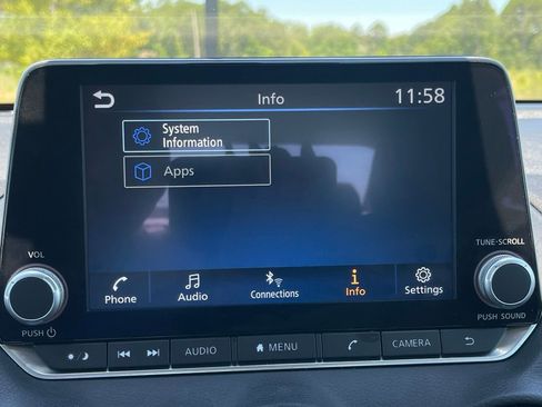 Used 2024 Nissan Sentra SV FWD image 27