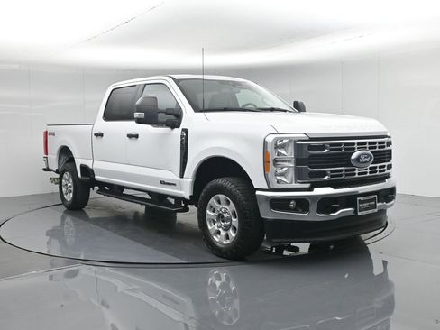 Certified 2023 Ford F250 XLT w/ F-250 >10K GVWR Package image 58