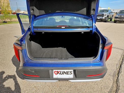 Used 2025 Kia K4 LXS image 32