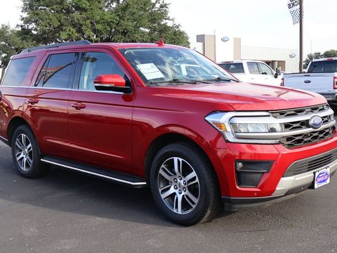 Certified 2022 Ford Expedition XLT RWD image 14