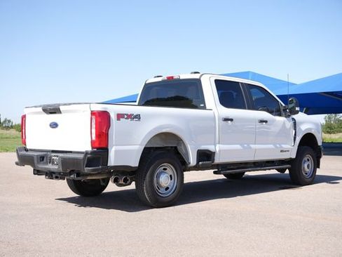 Used 2025 Ford F250 XL AWD/4WD image 3
