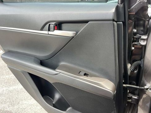 Used 2021 Toyota Camry SE FWD image 21