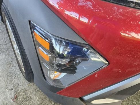 Used 2024 Hyundai Kona SE FWD image 11