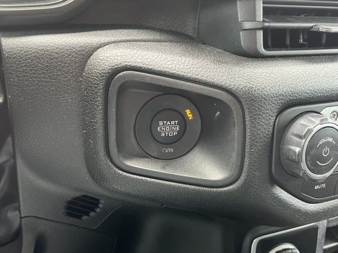 Used 2024 Jeep Wrangler Unlimited Sport AWD/4WD image 23