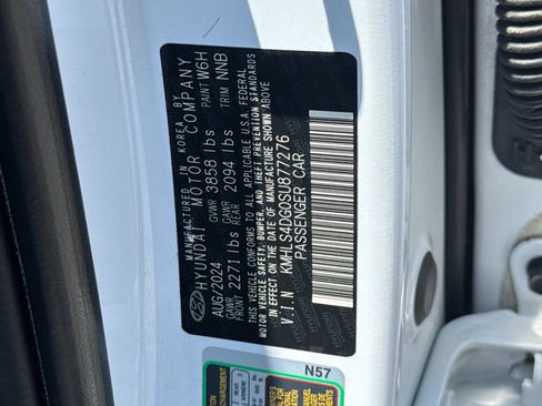 Used 2025 Hyundai Elantra SEL FWD image 29
