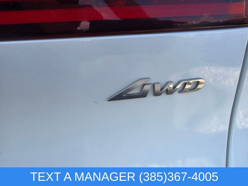 Used 2025 Genesis GV70 2.5T AWD/4WD image 11