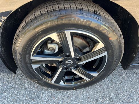 Used 2024 Nissan Sentra SV image 23