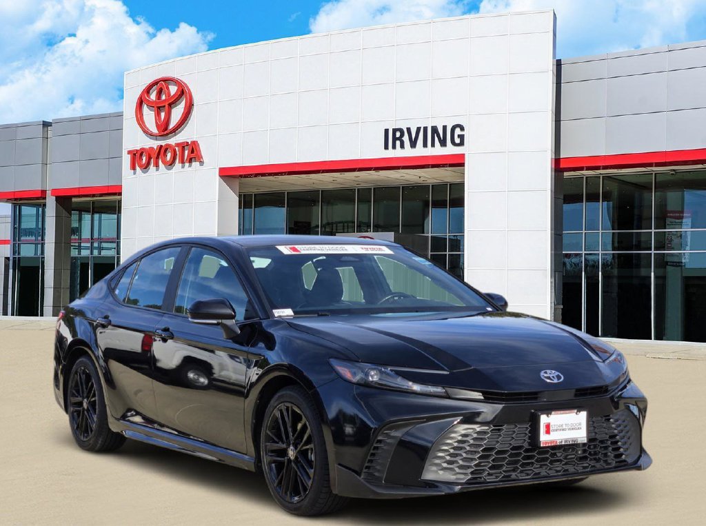 Used 2025 Toyota Camry SE FWD image 2