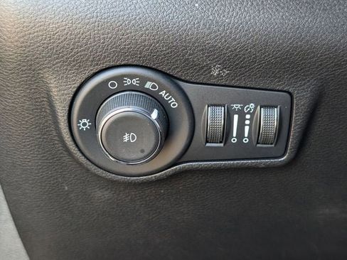 Used 2022 Jeep Compass Latitude w/ Convenience Group image 21