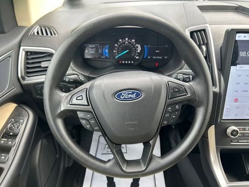 Used 2024 Ford Edge SE image 14