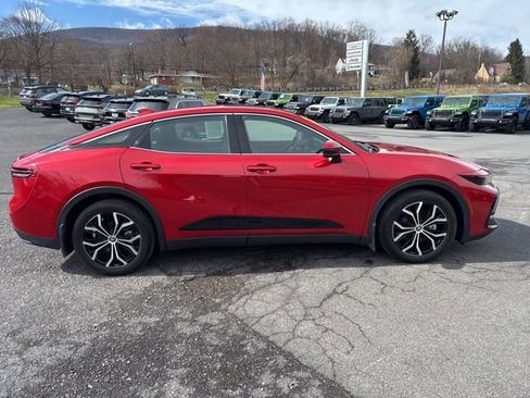 Used 2024 Toyota Crown XLE image 5