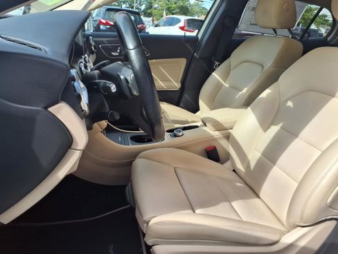 Used 2019 Mercedes-Benz GLA 250 4MATIC image 18