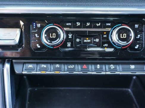 Used 2024 GMC Sierra 1500 Denali w/ Denali Reserve Package AWD/4WD image 26