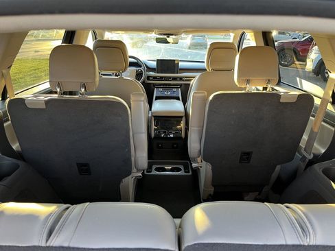 Used 2020 Lincoln Aviator Reserve w/ Equipment Group 201A image 11