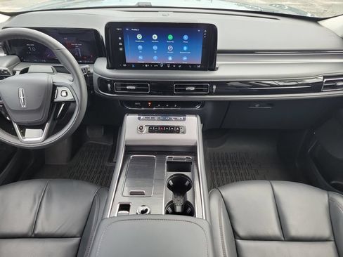 Used 2025 Lincoln Aviator AWD image 13