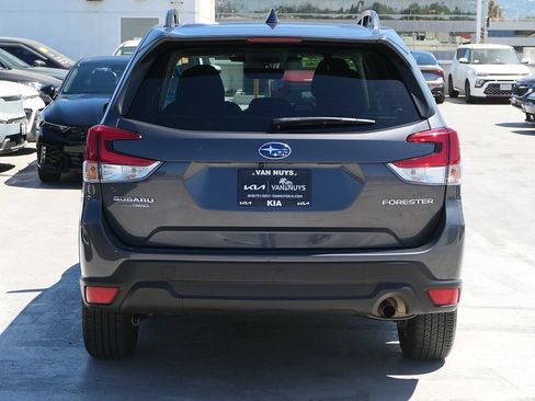Used 2023 Subaru Forester Premium AWD/4WD image 5