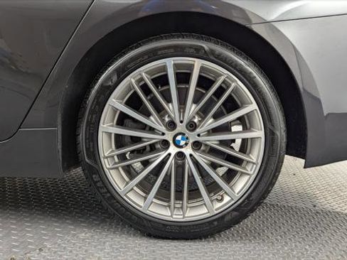 Used 2019 BMW 540i w/ Convenience Package image 33