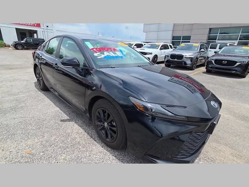 Used 2025 Toyota Camry LE FWD image 34