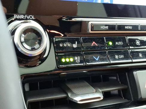 Used 2022 Toyota Highlander Platinum AWD/4WD image 11
