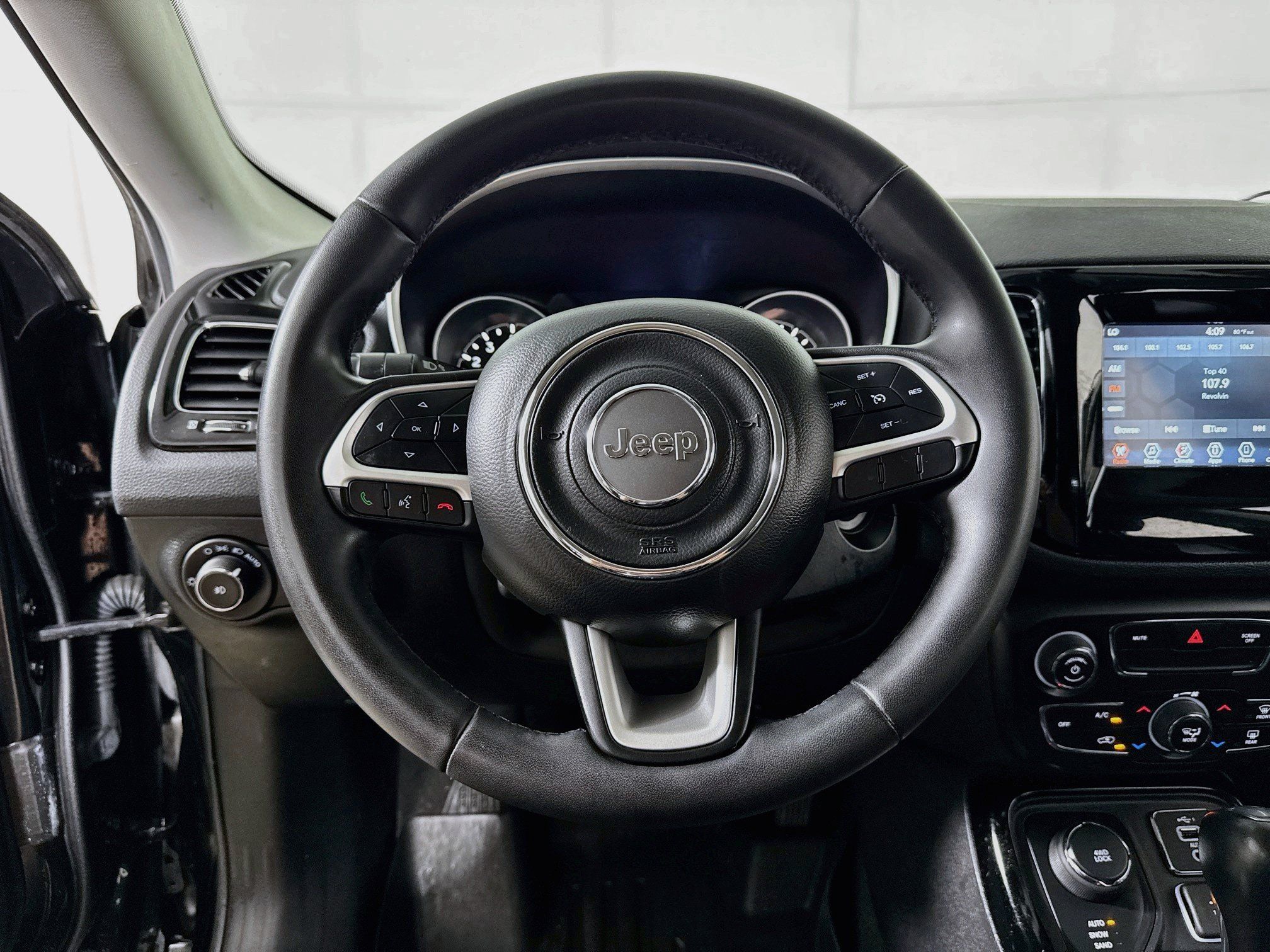 Used 2021 Jeep Compass Latitude w/ Sun and Sound Group AWD/4WD image 14