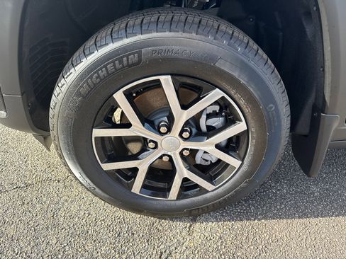 New 2025 Jeep Grand Cherokee L Limited w/ MOPAR Finishing Package image 11