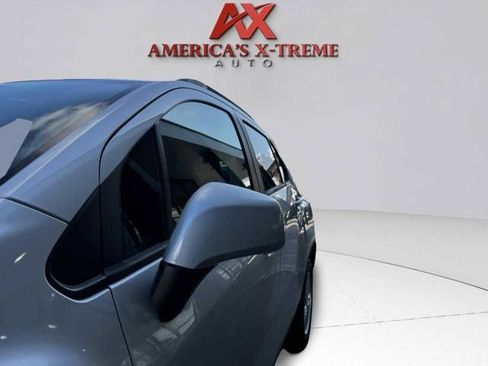 Used 2021 Chevrolet Trax LT w/ Driver Confidence Package AWD/4WD image 10