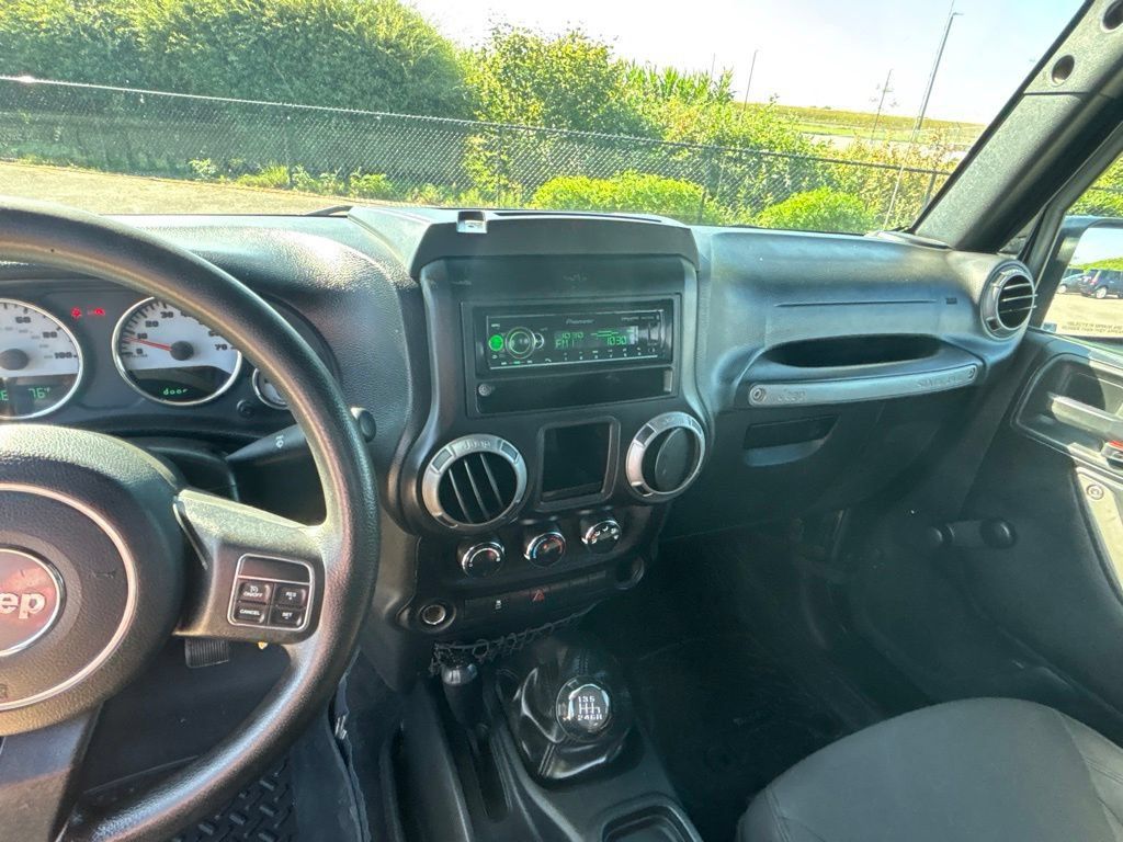 Used 2017 Jeep Wrangler Sport AWD/4WD image 21